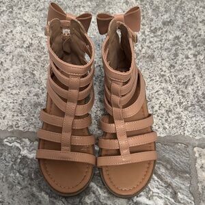 Yoki Girls' Strappy Bow Gladiator Sandals - Light Brown